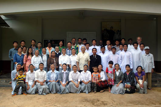 16 agosto 2013 - La Famiglia Salesiana della Visitatoria del Myanmar ha festeggiato il 198 compleanno di Don Bosco.