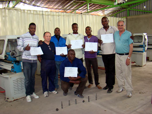agosto 2013 - 21 spedizione in Mozambico del Volontariato Salesiano spagnolo, guidato da don Angel Miranda, per favorire la crescita della Visitatoria mozambicana nei settori educativo e tecnico-professionale.