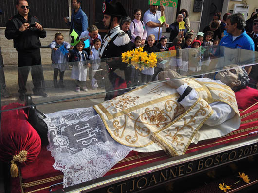 2 ottobre 2013 - Peregrinazione dell`urna di Don Bosco.