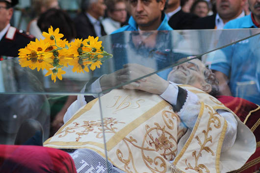 2 ottobre 2013 - Peregrinazione dell`urna di Don Bosco.