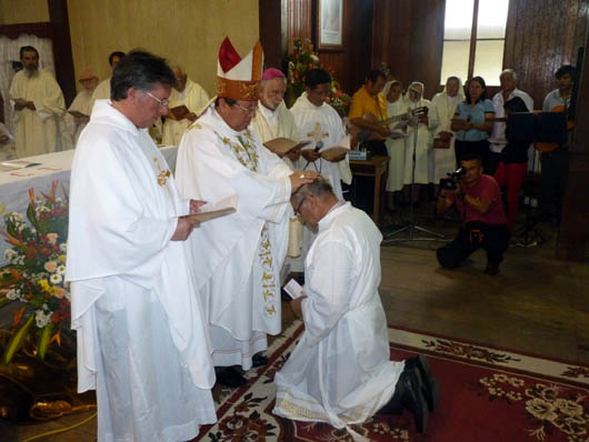 31 gennaio 2013  Il salesiano coadiutore Luis Ganis rice il Diaconato per imposizione delle mani e la preghiera consacratoria di mons. Nestor Montesdeoca, Vicario Apostolico di Mndez. 

