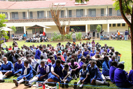 3 febbraio 2013 - Studenti al Don Bosco Youth Educational Services (DBYES).