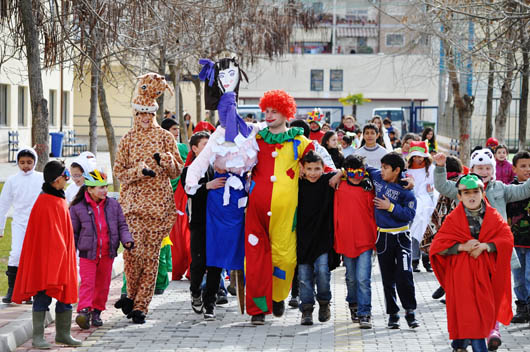 12 febbraio 2013 - Festa di carnevale presso il Centro Diurno Don Bosco di Tirana.
