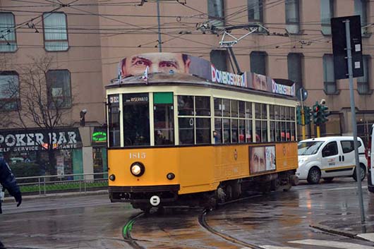 2 febbraio 2014 -  L’ingresso dell`urna di Don Bosco a Milano caricata su uno speciale tram.
