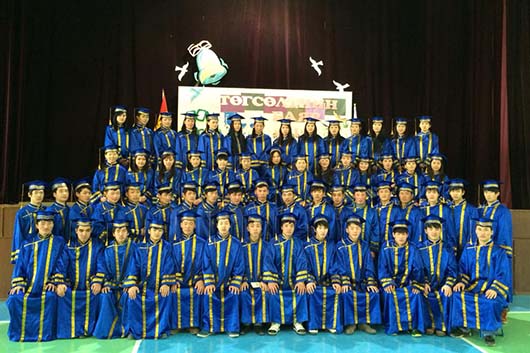 12 Febbraio 2014 - 75 allievi del centro di formazione tecnico-industriale “Don Bosco” di Ulan bator, festeggiano la loro promozione.