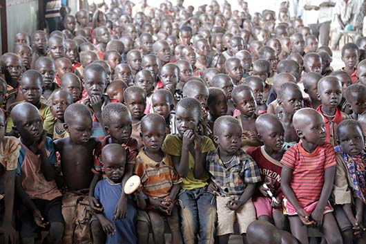 Giugno 2014  Attivit con i bambini del campo profughi di Kakuma