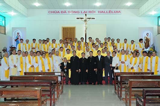 27 Maggio 2014  Don Joseph Tran Hoa Hung, Superiore dellIspettoria del Vietnam, ha presieduto le professioni perpetue.