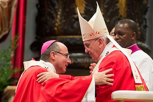 29 Giugno 2014  Il nuovo arcivescovo di Montevideo mons. Daniel Fernando Sturla Berhouet, riceve il Pallio da Papa Francesco. (Servizio fotografico de "L`Osservatore Romano").
