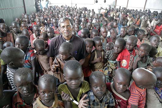 Giugno 2014  Attivit con i bambini del campo profughi di Kakuma 


