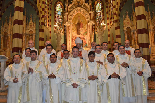 15 novembre 2014  Ordinazioni di 11 diaconi e un nuovo presbitero salesiani da parte di mons. Camilo Castrelln Pizano, SDB, vescovo di Barrancabermeja-Santander