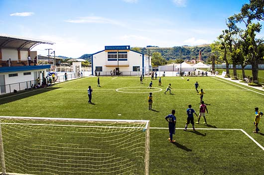 febbraio 2015 – Il collegio “Santa Cecilia” e la Fondazione Educando un Salvadoregno (FESA), hanno avviato un progetto sportivo-educativo con l’obiettivo di aiutare i giovani, offrendo loro una formazione integrale.