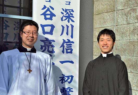 25 marzo 2015 – Professione religiosa di John Bosco Fukagawa Nobukazu che ha emesso i primi voti, John Bosco Taniguchi Ryohei che ha emesso i voti perpetui.