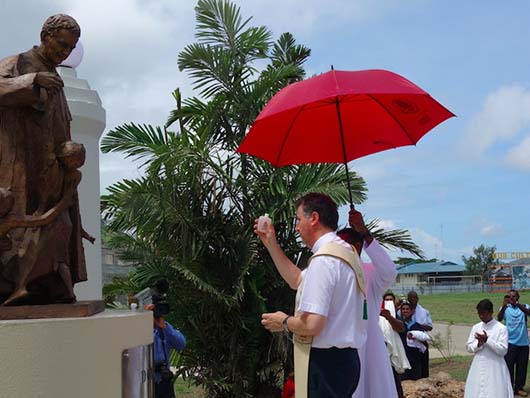 30 aprile 2 maggio 2015 - Visita di Animazione del Rettor Maggiore Don ngel Fernndez Artime, accompagnato da don Horacio Lpez, Segretario del Rettor Maggiore. Benedizione di una statua di Don Bosco.