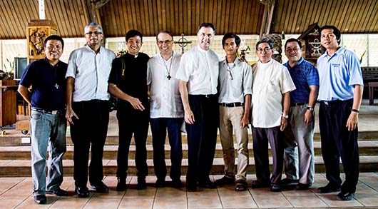 5 maggio 2015 - Visita dAnimazione alle Isole Salomone del Rettor Maggiore, Don ngel Fernndez Artime, accompagnato da don Vclav Klement, Consigliere per la Regione Asia Est-Oceania e il suo segretario, don Horacio Lpez.