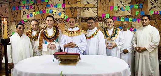 7 maggio 2015 - Don ngel Fernndez Artime, Rettor Maggiore, in visita alla comunit salesiana di Suva, accompagnato dal suo segretario don Horacio Lpez e da don Vclav Klement, Consigliere per la Regione Asia Est-Oceania.