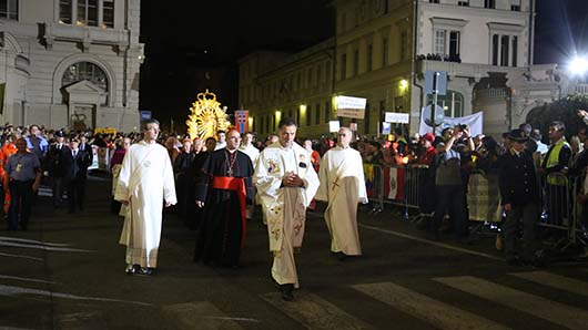 24 maggio 2015 - Processione in onore di Maria Ausiliatrice, presieduta da Don ngel Fernndez Artime Rettor Maggiore dei Salesiani.