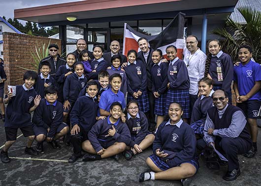 12 maggio 2015. Don ngel Fernndez Artime, X Successore di Don Bosco, in Nuova Zelanda, in quella che  la prima visita di un Rettor Maggiore nel paese della Lunga Nuvola Bianca.