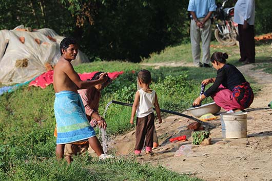 giugno 2015 - La vita dei terremotati nelle tendopoli, dove i Salesiani offrono il loro aiuto.