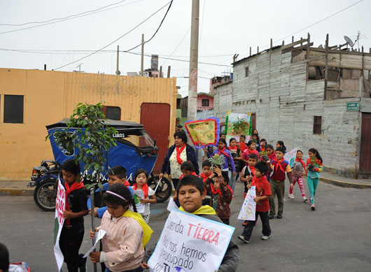 Luglio 2015 - Campagna "Semina Ossigeno" nell`ambito del progetto "Bambini di piombo"