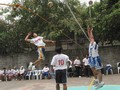 Makati, Filippine  aprile 2004  Studenti del Don Bosco College durante una partita di Volley.