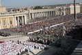 Panorámica, desde la terraza, de la Plaza de San Pedro con unas 50.000 personas asistiendo a la Beatificación de los 498 Mártires de España, 28.10.2007
