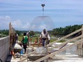 Tetere, Isole Salomon – gennaio 2007 – Proseguono i lavori di costruzione dell’ospedale di Tetere. In questi giorni è arrivato il container con il materiale necessario per la costruzione del tetto.