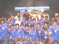 Negombo, Sri Lanka  aprile 2007  La squadra di calcio Don Bosco Sports Club di Negombo vincitrice del campionato di serie B.
