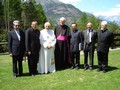Les Combes, Italia - 11 luglio 2005 -  Papa Benedetto XVI ospite del “Villaggio Alpino Giovanni Paolo II”, casa di vacanze salesiana dove il Pontefice, a trascorrso un periodo di riposo. Con lui nella foto il Rettor Maggiore don Pascual Chávez.