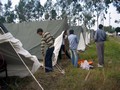 Abbottabad, Pakistan  16 ottobre 2005 - Continua lopera di soccorso ai terremotati del Pakistan. Due prete salesiani, sessanta studenti salesiani di Lahore, tre volontarie hanno installato, e reso operativo un campo di prima accoglienza di 160 tende.