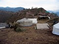 Manu Jafra, Pakistan  29 novembre 2005  Le prime tende del nuovo campo di accoglienza allestito dai salesiani e dai volontari a Manu Jafra, nella zona Nord-Est del Pakistan, a circa 12 km da Balakot, epicentro del sisma.