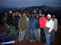 Manu Jafra, Pakistan  29 novembre 2005  Don Julio Palmieri insieme al gruppo dei volontari.