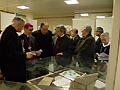 Roma, Italia - 29 gennaio 2008 - Inaugurazione nella Biblioteca dellUniversit Pontificia Salesiana dell mostra La Parola tradotta insieme. La Bibbia nelle iniziative cristiane comuni dal Concilio Vaticano II ad oggi.