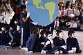 31 ottobre 2008 - Bambini durante una rappresentazione culturale.