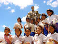 8 maggio 2001 - Giovani e statua Don Bosco.