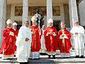 23 maggio 2010 - Incontro vescovi salesiani. Da sinistra: mons.Zen, mons. Van Luyn, don Chvez, card. Bertone, card. Rodriguez Maradiaga, card. Farina, don Bregolin.