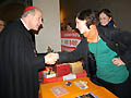 20 marzo 2010 – Il cardinale Christoph Schönborn incontra Magdalena Jetschgo, ex volontaria di Jugend Eine Welt.