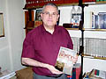 17 giugno 2010 – Don Aldo Giraudo con il libro di  Arthur J. Lenti, "Don Bosco anni d’oro”.