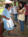31 marzo 2010 - Giovani del gruppo EPRE con anziani in una casa di riposo.
