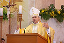 8 luglio 2012 - Mons. Jorge A. Cavazos Arizpe, amministratore apostolico dell’arcidiocesi di Monterrey, celebra la messa per il 50° anniversario della parrocchia salesiana "Maria Ausiliatrice"