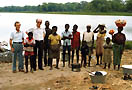 Dondo, Angola - 1982 - Don Salvino Beber (a sinistra della foto).
