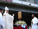 18 novembre 2007 - Larcivescovo di Buenos Aires e Primate dellArgentina, il cardinale Jorge Mario Bergoglio, benedice la statua di Ceferino Namuncur.