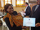 03 agosto 2013 - Educatrice riceve l`attestato del I Congresso Nazionale Salesiano sul Sistema Preventivo