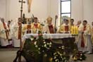 17 novembre 2013 -  L`arcivescovo Jzef Michalik, ordinario di Przemyśl, alla presenza di don Dariusz Bartocha, ispettore PLS, ha presieduto la Celebrazione della consacrazione della chiesa della Trasfigurazione a Polona.