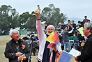 20 gennaio 2013 - Il cardinal Joseph Zen Ze-kiun, vescovo emerito di Hong Kong, don Lanfranco Fedrigotti, Ispettore della Cina, danno avvio al cammino di preparazione al Bicentenario della nascita di Don Bosco.