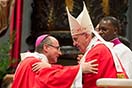 29 Giugno 2014 – Il nuovo arcivescovo di Montevideo mons. Daniel Fernando Sturla Berhouet, riceve il Pallio da Papa Francesco. (Servizio fotografico de "L`Osservatore Romano").