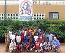 novembre 2014 – I giovani dell’opera salesiana “Foyer Don Bosco” di Porto Novo, Benin, hanno personalizzato il logotipo del Bicentenario della nascita di Don Bosco.