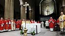 22 maggio 2015 - Solenne Eucaristia dei Vescovi Salesiani nel Duomo di Torino, davanti alla Sindone. Presiede l`arcivescovo di Torino, mons. Nosiglia
