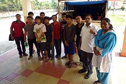 Photo for the article -INDIA  UNIVERSITY STUDENTS SPEND VACATION HELPING FLOOD VICTIMS