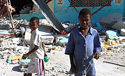 Foto del artculo -HAIT  MERCEDES-BENZ APOYA A LOS NIOS VCTIMAS DEL TERREMOTO DE HAIT