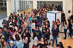 Photo for the article -CHILE  START OF THE YEAR AT SILVA HENRQUEZ UNIVERSITY: 64.5% OF STUDENTS ACCEPTED FREE OF CHARGE